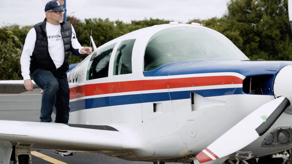 Hendrik Hoppe on Airplane Wing