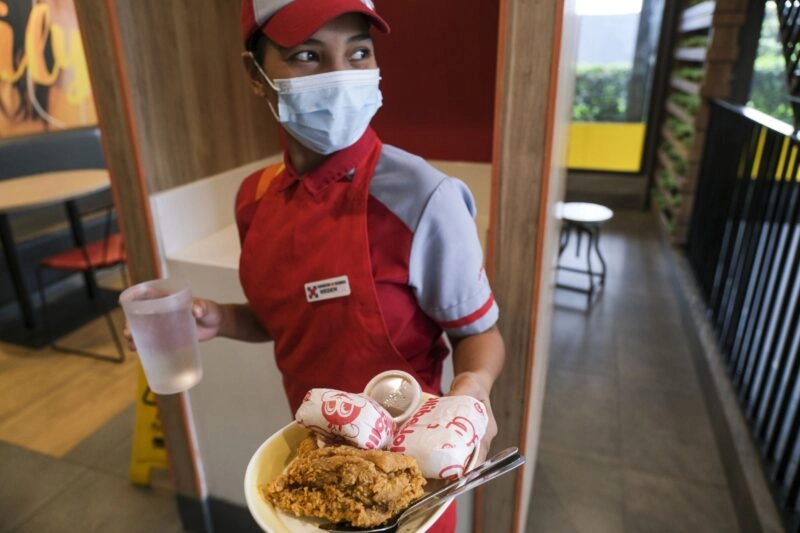 Restaurants Enjoy Start of Post-Reopening Boom